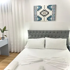 https://tirana-square-hotel.hotels-in-tirana.com